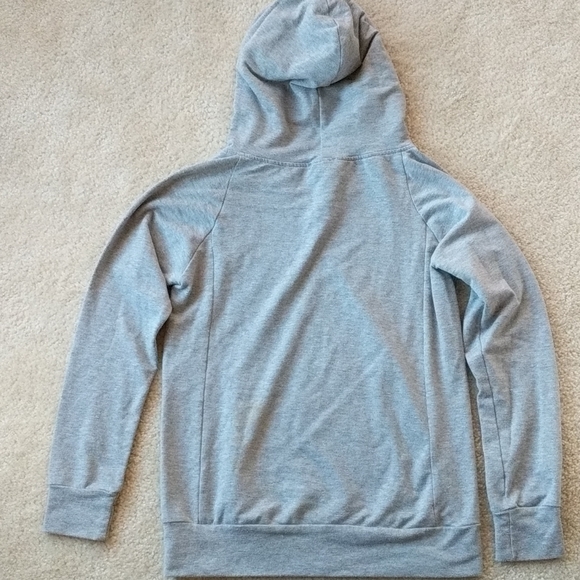 Hot Topic circa 2000 Skull Sweatshirt - Picture 4 of 4